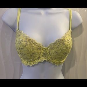 Victoria Secrets PINK Lace Bra. 36C NWT